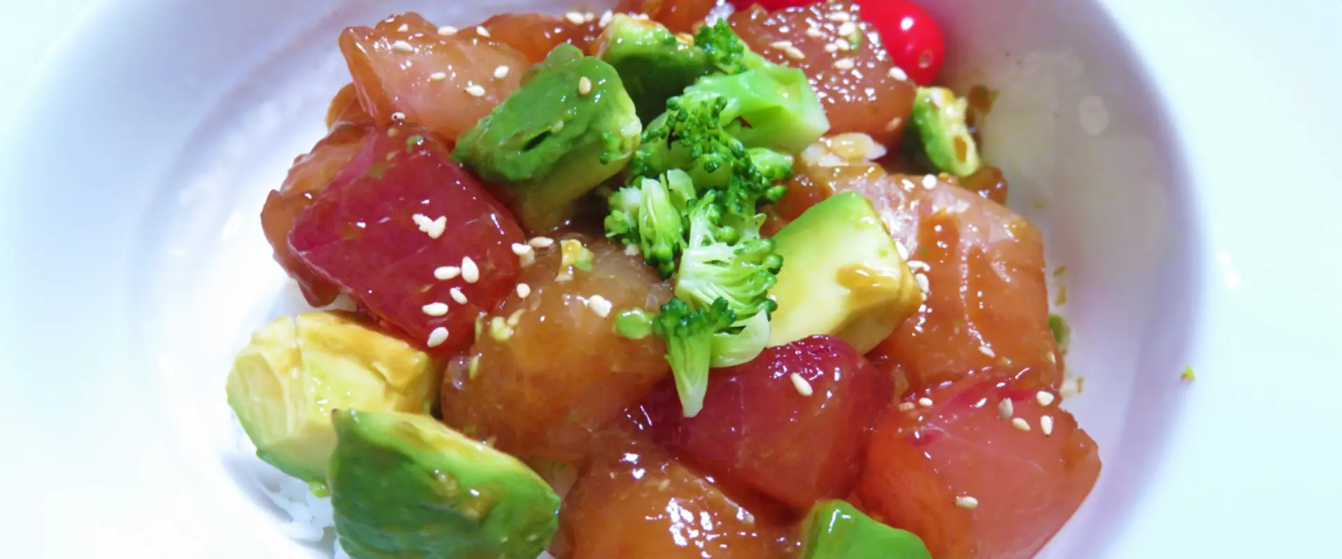 漬けのアボガド丼（ポキ丼）